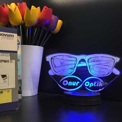 Kişiye Özel 3D Gözlükçü Lamba