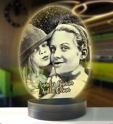 Kişiye Özel Resimli Anneler Gününe Özel Oval 3d Modelli Gece Lambası